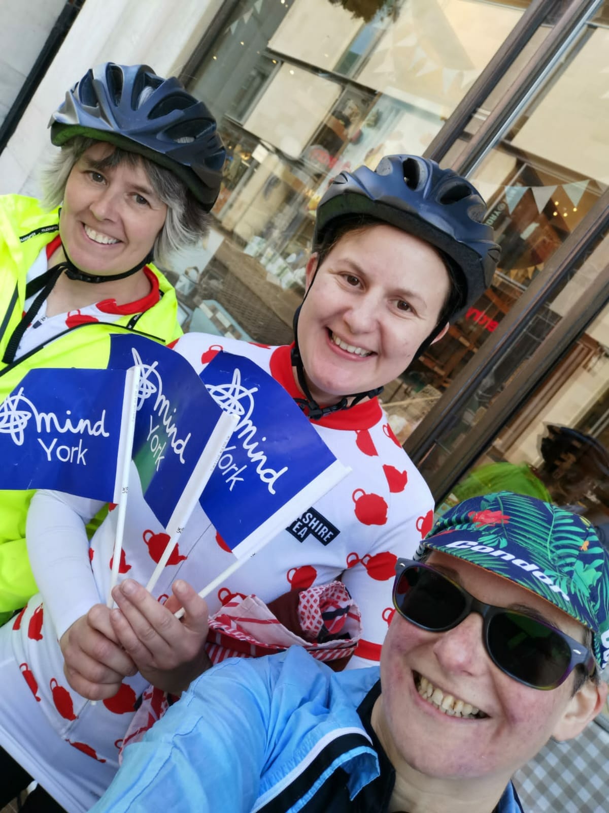 People smiling while on the Rascal bike ride
